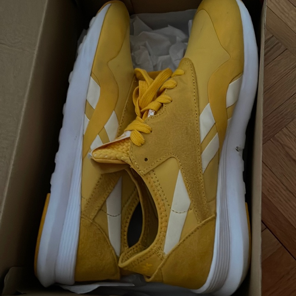 Reebok Yellow Size 10